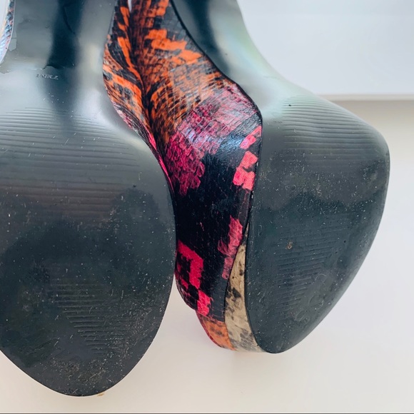 Guess women’s shoes - Picture 8 of 11